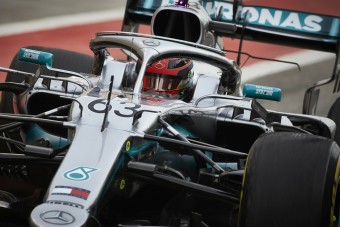 F1: A Mercedes nem tud segíteni Russellnek