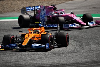F1: Ismét beszólt a riválisnak a McLaren