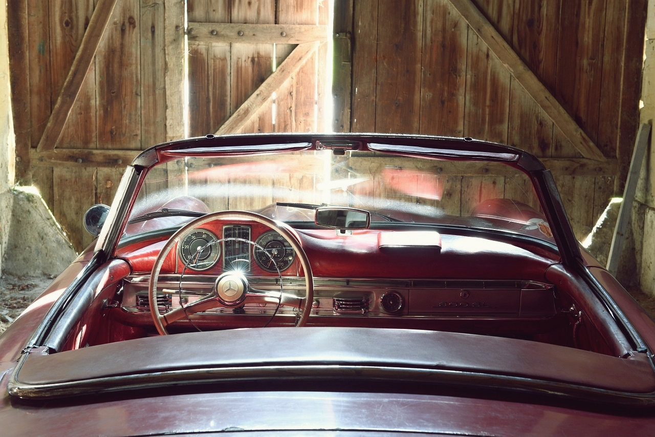 Gyönyörű, patinás 300 SL Roadster bukkant elő a francia pajtából 6