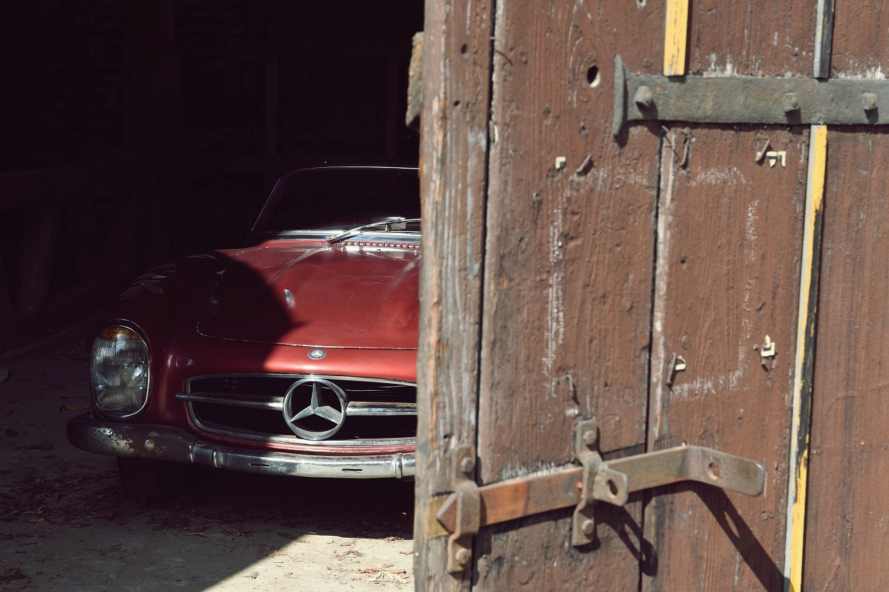 Gyönyörű, patinás 300 SL Roadster bukkant elő a francia pajtából 10