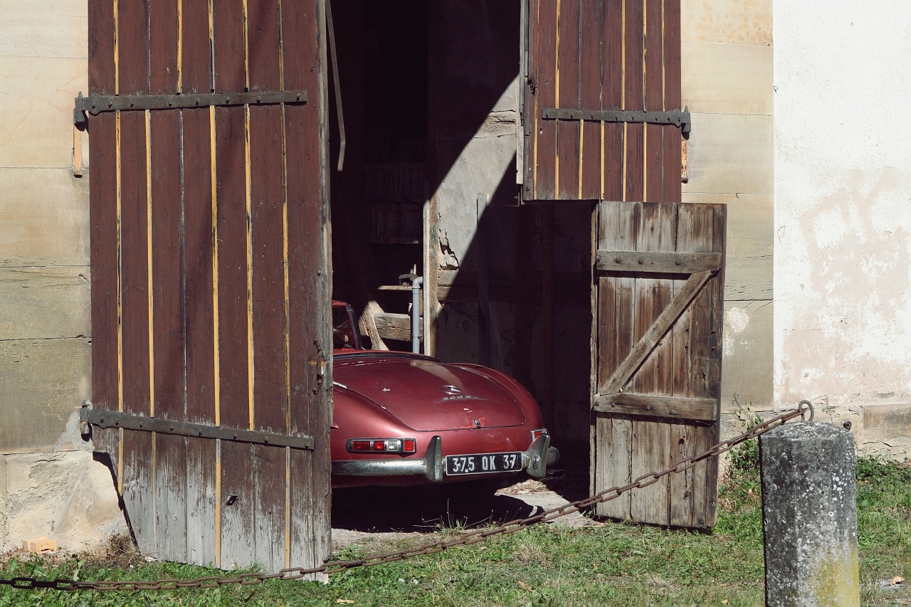 Gyönyörű, patinás 300 SL Roadster bukkant elő a francia pajtából 26