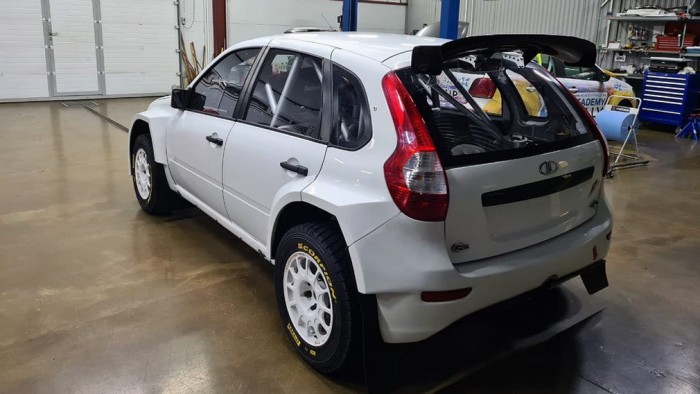 Kőkemény raligépet faragtak a legolcsóbb Ladából 4