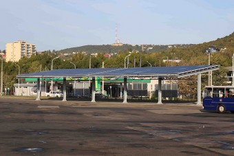 Napelemes busztárolókat épített a BKV Kelenföldön