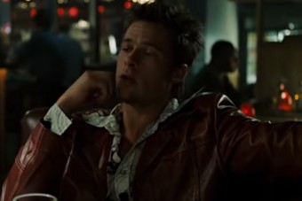 A filmtörténelem egyik legmenőbb kabátja kerül kalapács alá