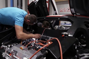 Így készül a Rimac 1900 lóerős, elektromos sportautója