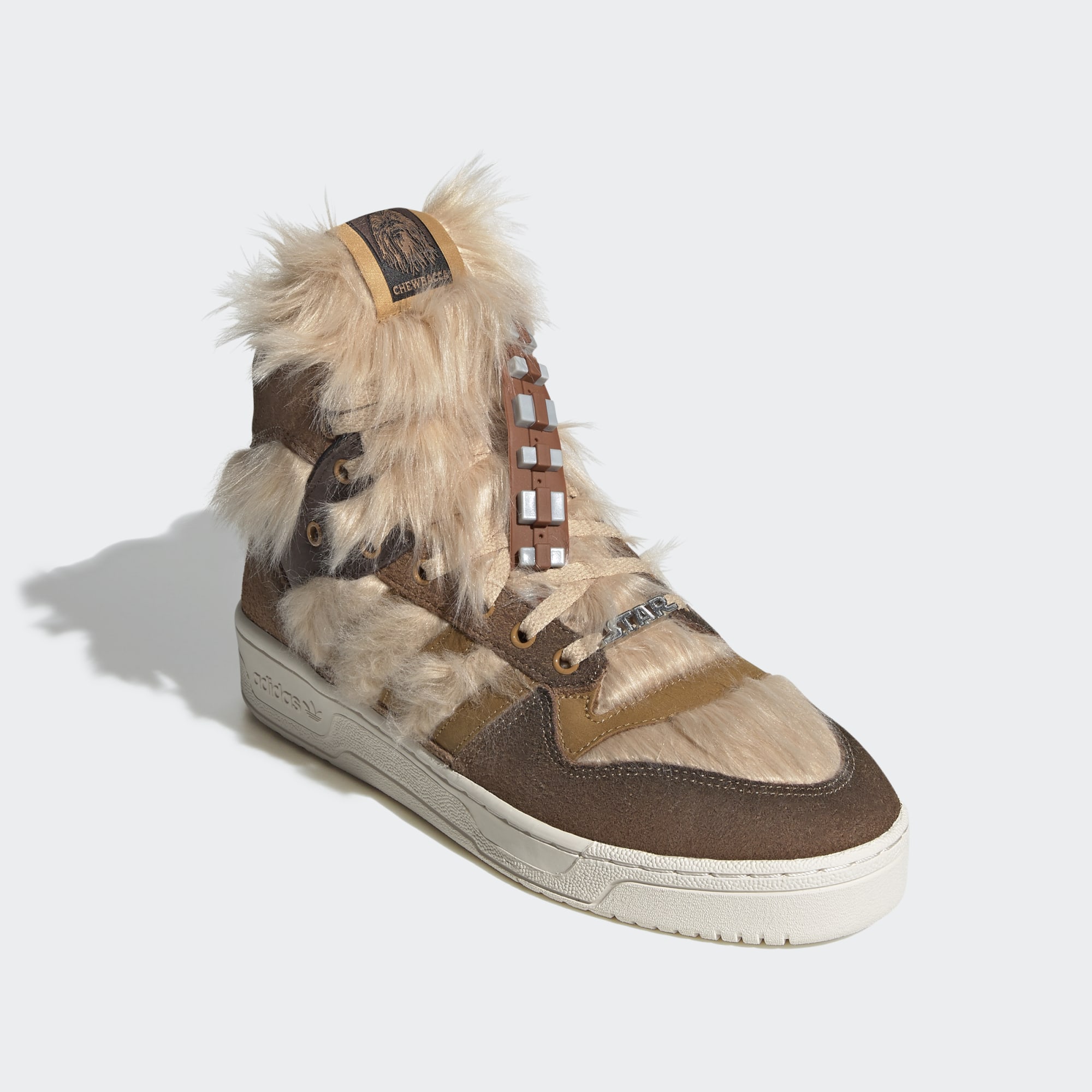 Chewbacca is ordítana a róla mintázott Adidas-lépőtől 4