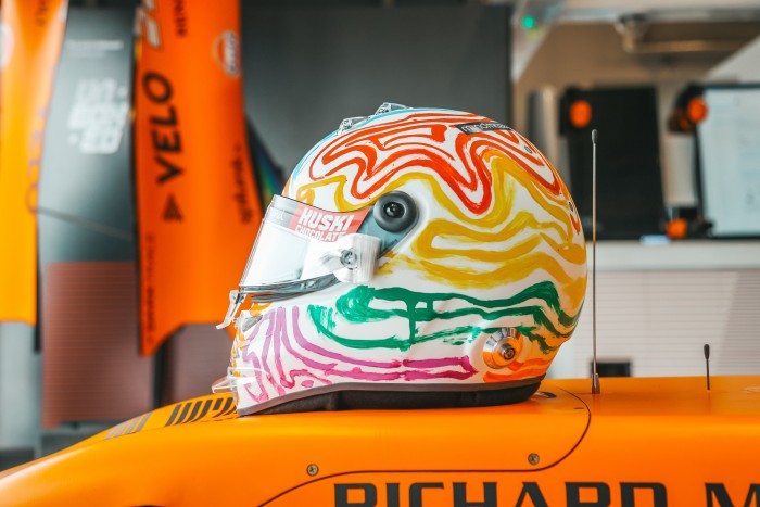 F1: Maguknak festették új sisakjaikat a McLaren-pilóták 2