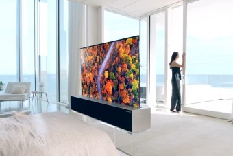 Végre megvásárolható a feltekerhető tévé