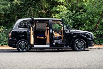 Taxiból csináltak luxusautót