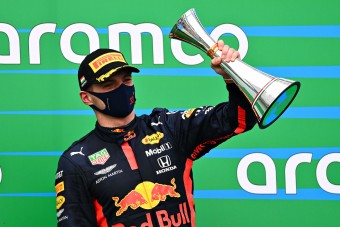 F1: Verstappen vett magának egy magánrepülőt