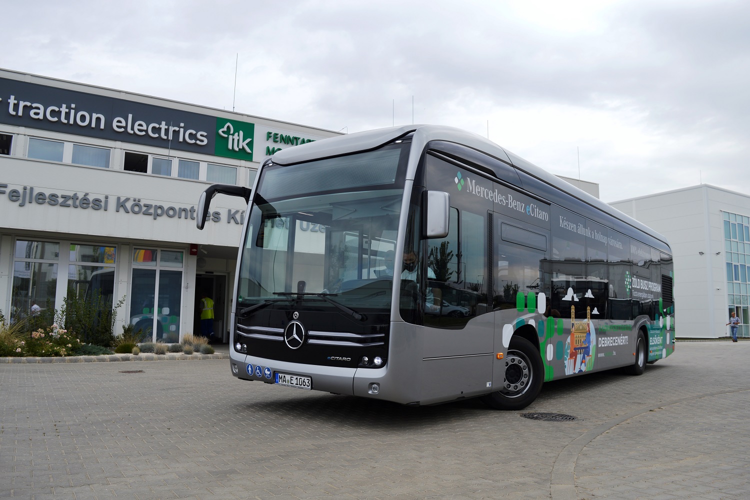 Ezt az e-buszt szánja Magyarországnak a Mercedes 4