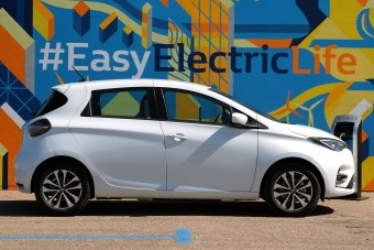 Villanyautózás ingyen, de sok szívással