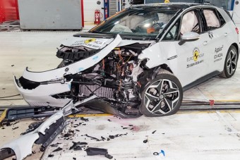 Nagy pofonokat kapott a VW villanyautója, de jól vizsgázott