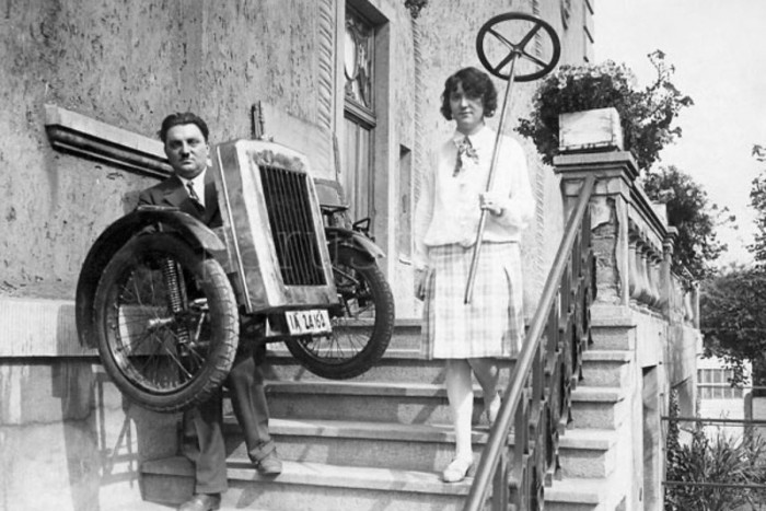 Nem váltotta be a hozzá fűzött reményeket a “lapraszerelt” autó