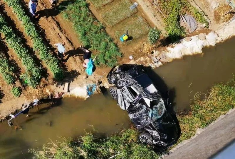 Mintha a semmiből szabadult volna el a pokol ezen a kínai felüljárón 3 | Vezess Mintha a semmiből szabadult volna el a pokol ezen a kínai felüljárón 3