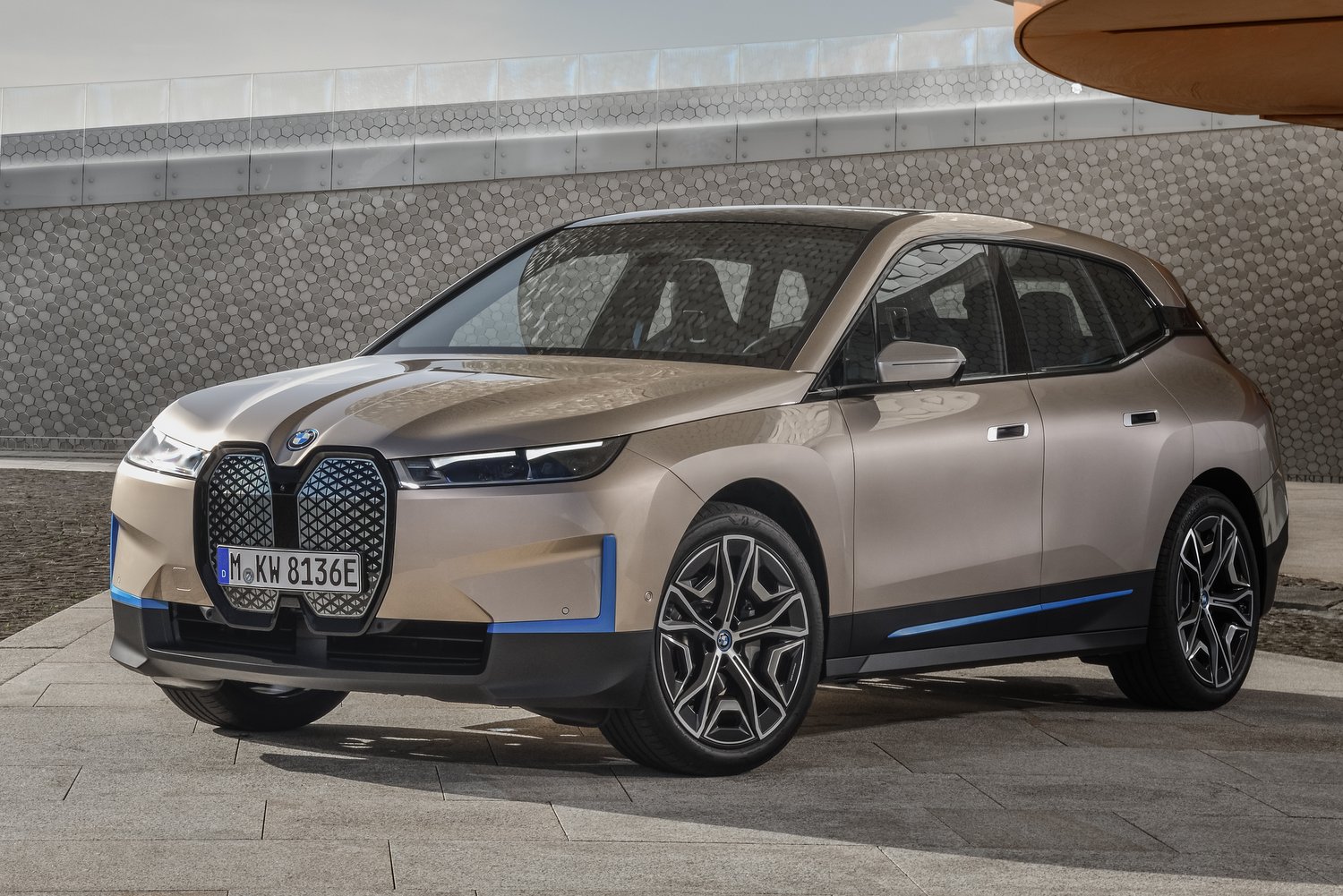 Böhöm nagy villanyautó a BMW-től 4
