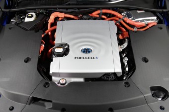 Így fejlesztették a Toyota űrszedánját