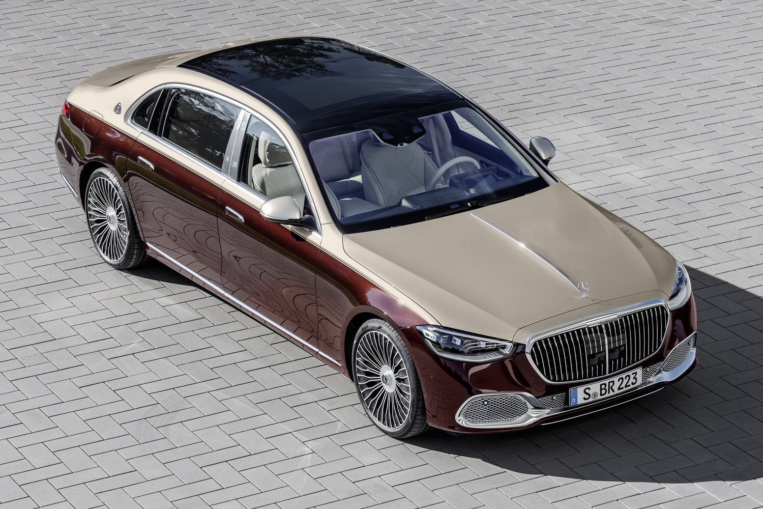 Új mércét állított a Mercedes: itt a Maybach S-osztály 14