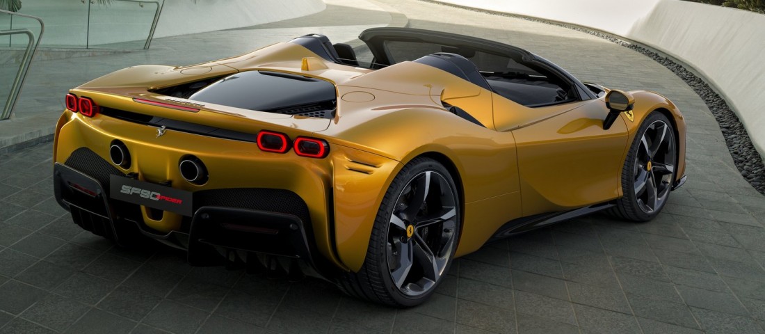 1000 lóerős a Ferrari hibrid roadstere