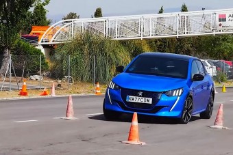 Tényleg nem biztonságos a villanyautó?