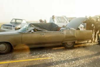 Nem találod ki, mi törte rommá ezt az autót