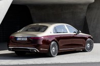 Új mércét állított a Mercedes: itt a Maybach S-osztály 31