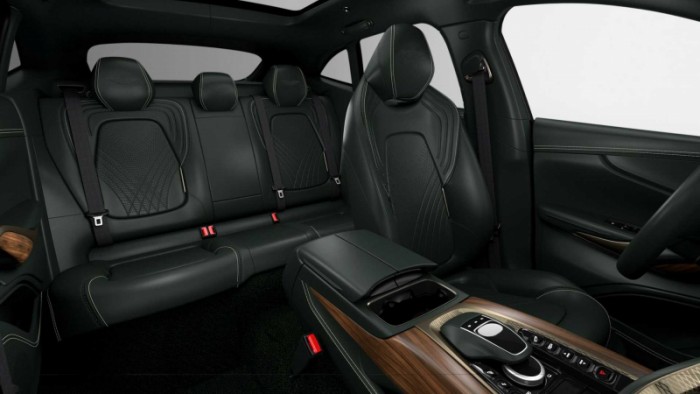 Luxuslakást tervezett az Aston Martin, a kocsi ajándékba jár mellé 4