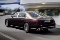 Új mércét állított a Mercedes: itt a Maybach S-osztály 44