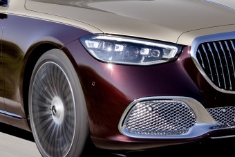 Új mércét állított a Mercedes: itt a Maybach S-osztály