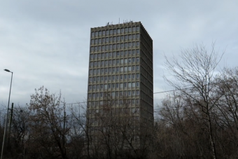 Így néz ki egy elhagyott budapesti toronyház belülről