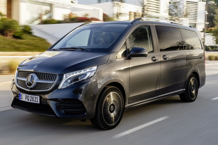 Légrugózás teszi kényelmesebbé a Mercedes minibuszát