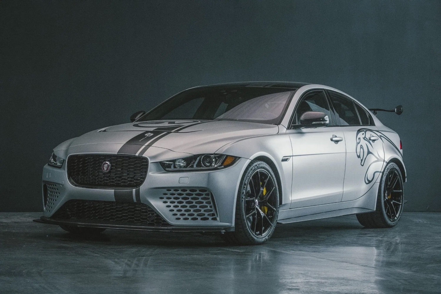 A Jaguar, ami versenypályára született 8
