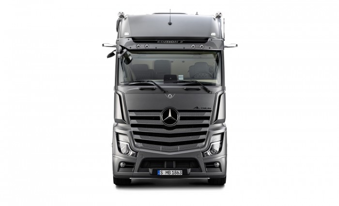 Rengeteg a csillag ezen a Mercedes Actroson 3 Rengeteg a csillag ezen a Mercedes Actroson 3