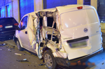 Felöntött a garatra a kamionos, tört-zúzott