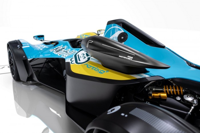 Gravitációmentes sportkocsi Angliából 7