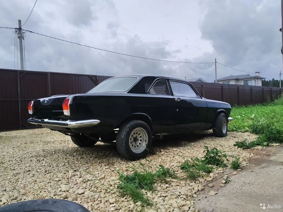 Amerikai stílusú gép épült a fekete Volgából, rotyogó V8-assal 4