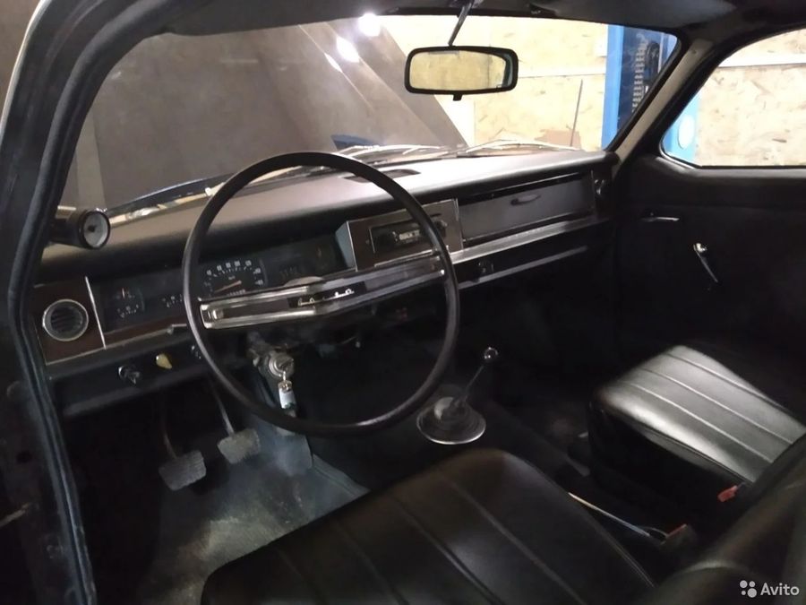 Amerikai stílusú gép épült a fekete Volgából, rotyogó V8-assal 2