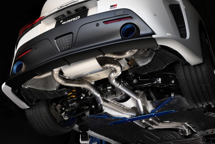 Furcsa gúnya került az 500 lóerős Suprára 7