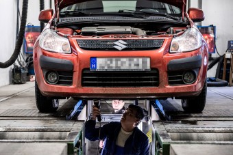 Újabb áremelkedés sújtja mától az autósokat