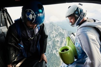 Bárkiből Supermant csinál ez a ruha