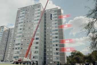 Ekkora erővel csapódsz egy fába, ha 90 km/órával kapod telibe