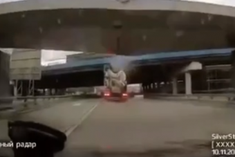 Hirtelen csapott le a halálos veszély erre az autósra