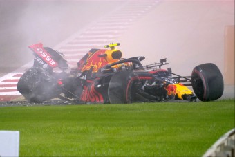 F1: Ripityára tört a Red Bull az edzésen
