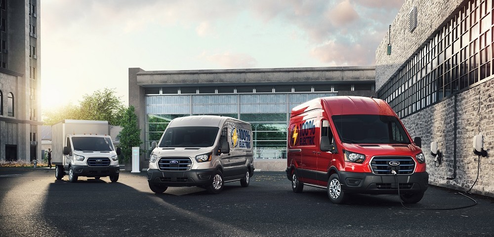 350 kilométeres hatótávval érkezik a Ford E-Transit