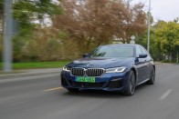 Erre a BMW-re nincsenek szavak, de baja sincs sok 86