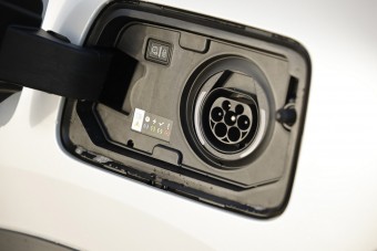 A Magyar Közút is villanyautó-töltőket épít