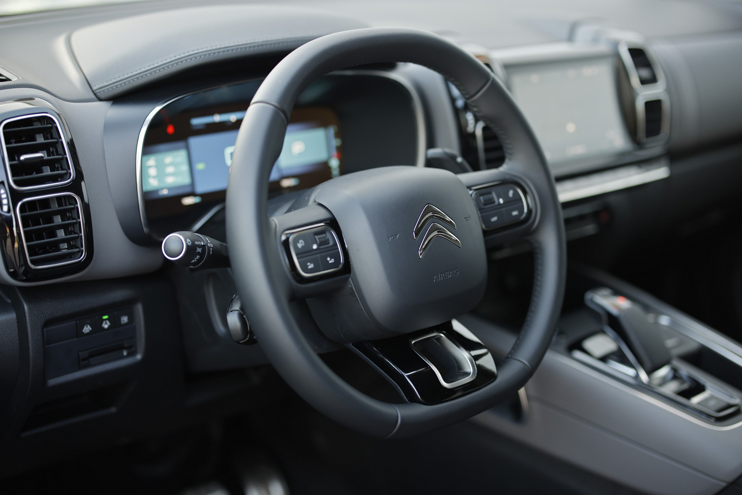 Lehet egy szabadidő-autó környezetbarát? – Citroën C5 Aircross hibrid teszt 27