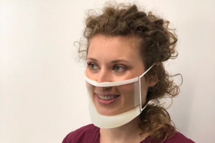 Hatalmas siker az átlátszó szupermaszk