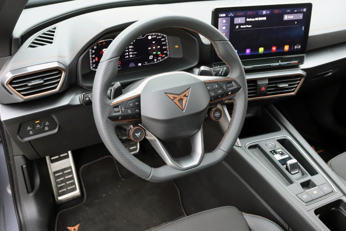 Erős kezdés egy új márkától – Cupra Formentor teszt 98 Erős kezdés egy új márkától – Cupra Formentor teszt 98