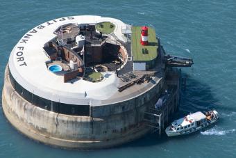 Eladó egy mesterséges luxussziget Anglia partjainál